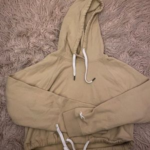 SOLD ‼️Hollister crop hoodie